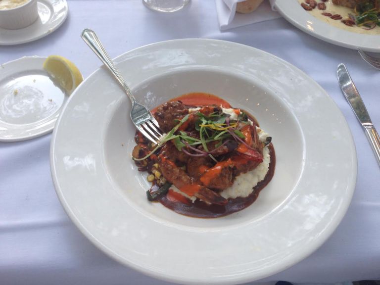 The boyfriend got the famous shrimp and grits. Served with fire roasted chilies, corn, charred tomatoes, caramelized onions over creamy goat cheese thyme grits. He said they were the best ever and they were quite delish!